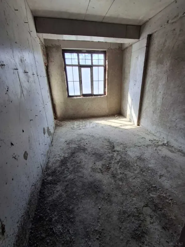 Satılır 2 otaqlı mənzil 82 m²