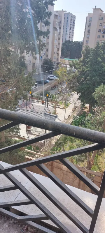 Satılır 2 otaqlı mənzil 82 m²