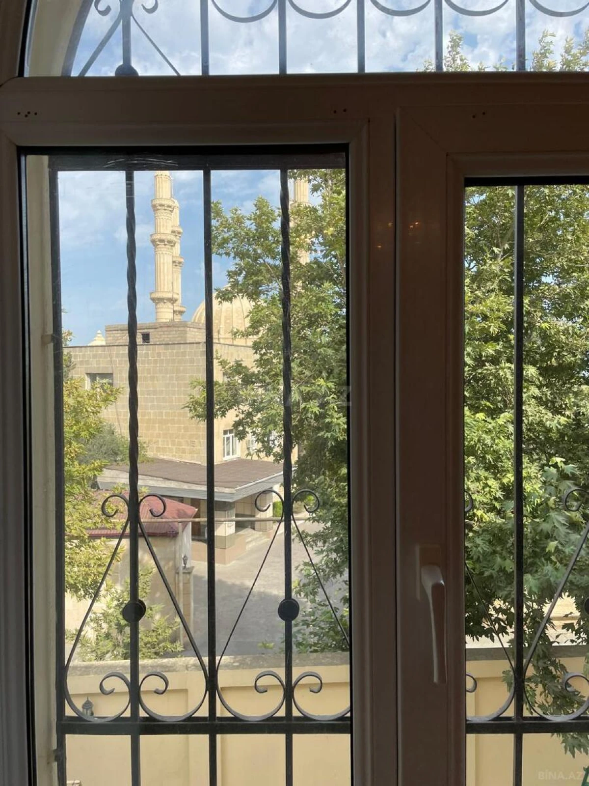 Satılır 7 otaqlı həyət evi 750 m²