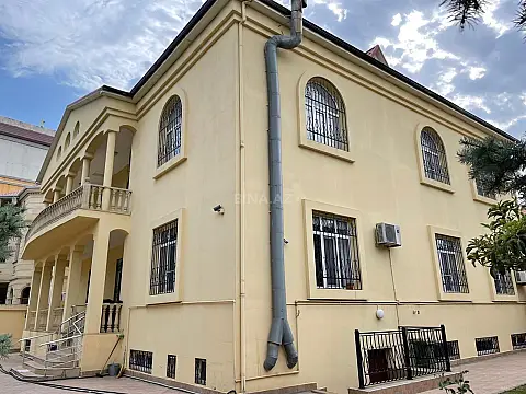 Satılır 7 otaqlı həyət evi 750 m² — Bakı, Nəsimi 7 otaq 750.00 m²