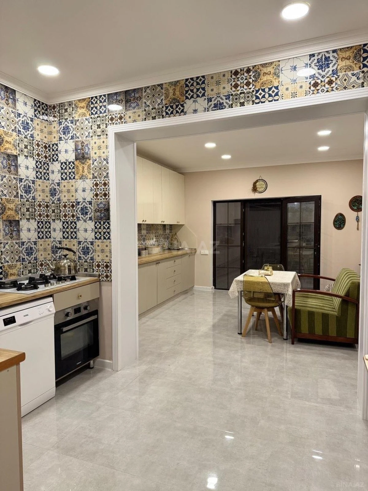 Kirayə verilir 5 otaqlı həyət evi 400 m²