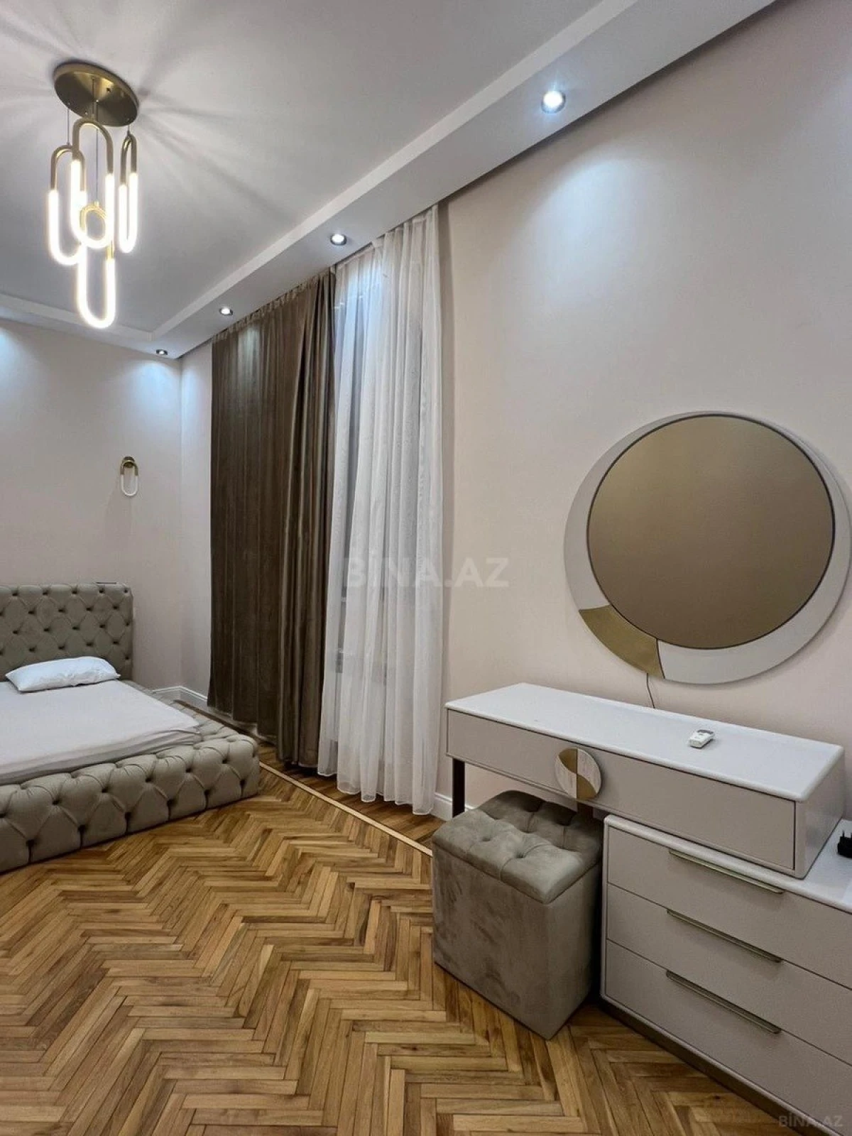 Kirayə verilir 5 otaqlı həyət evi 400 m²