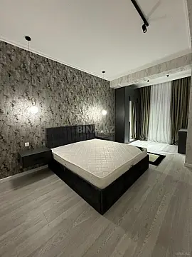 Kirayə verilir 2 otaqlı mənzil 80 m²