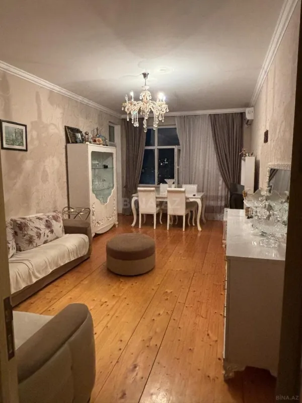 Satılır 3 otaqlı mənzil 148 m²