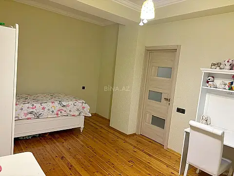Satılır 3 otaqlı mənzil 148 m²