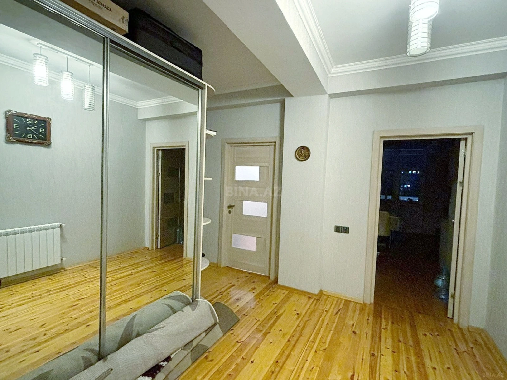 Satılır 3 otaqlı mənzil 148 m²