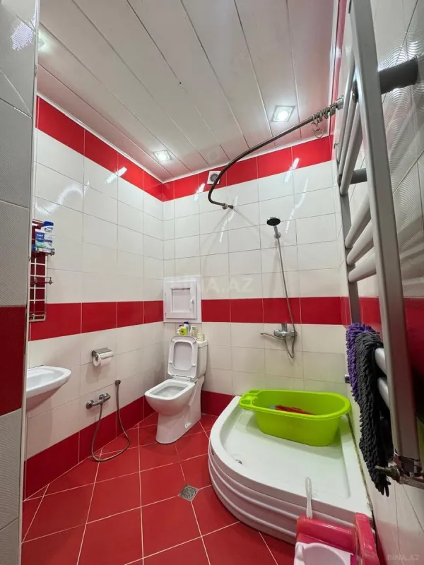 Satılır 2 otaqlı mənzil 83 m²