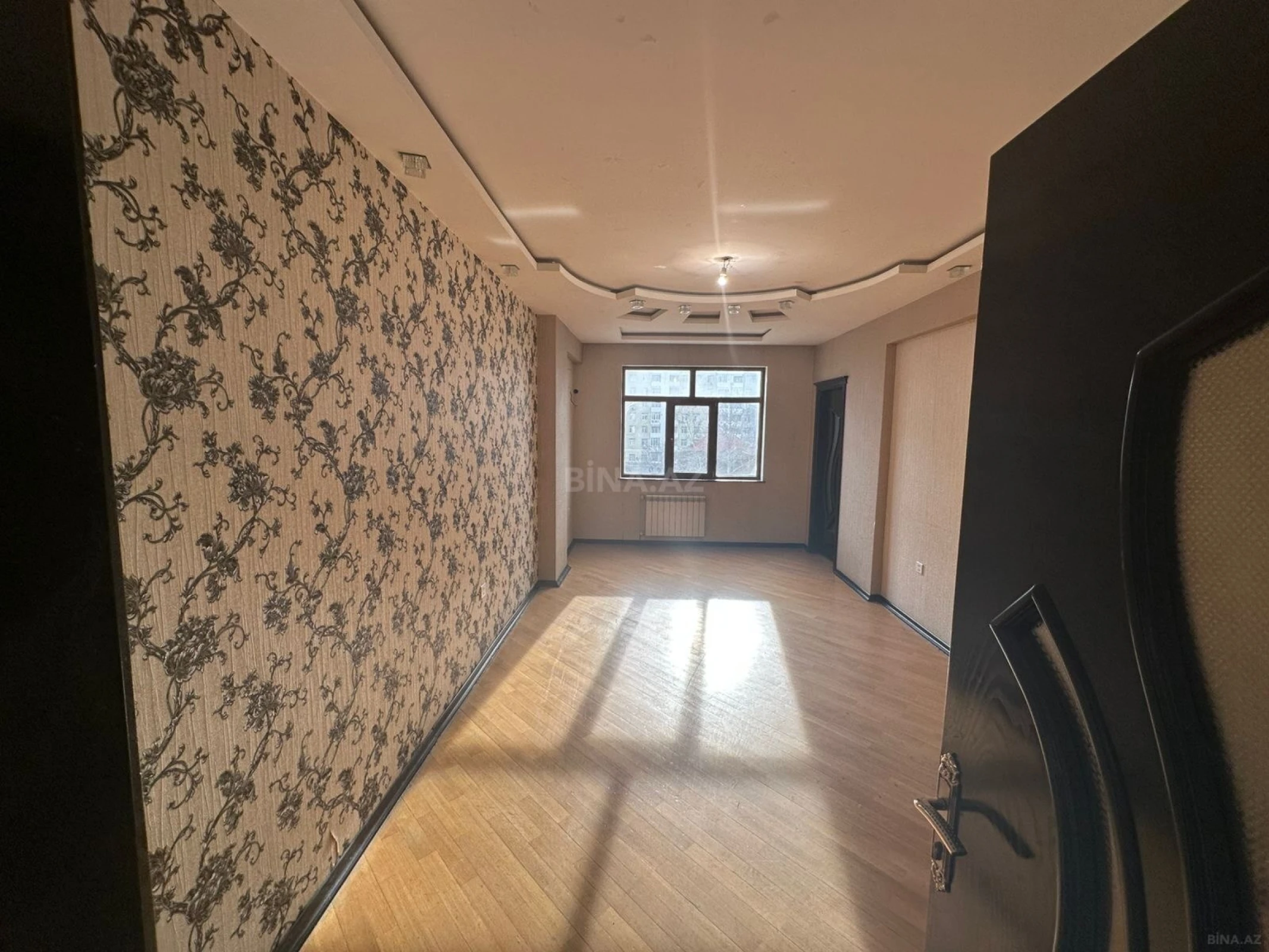 Kirayə verilir 4 otaqlı mənzil 140 m²