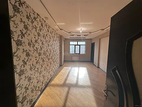 Kirayə verilir 4 otaqlı mənzil 140 m²