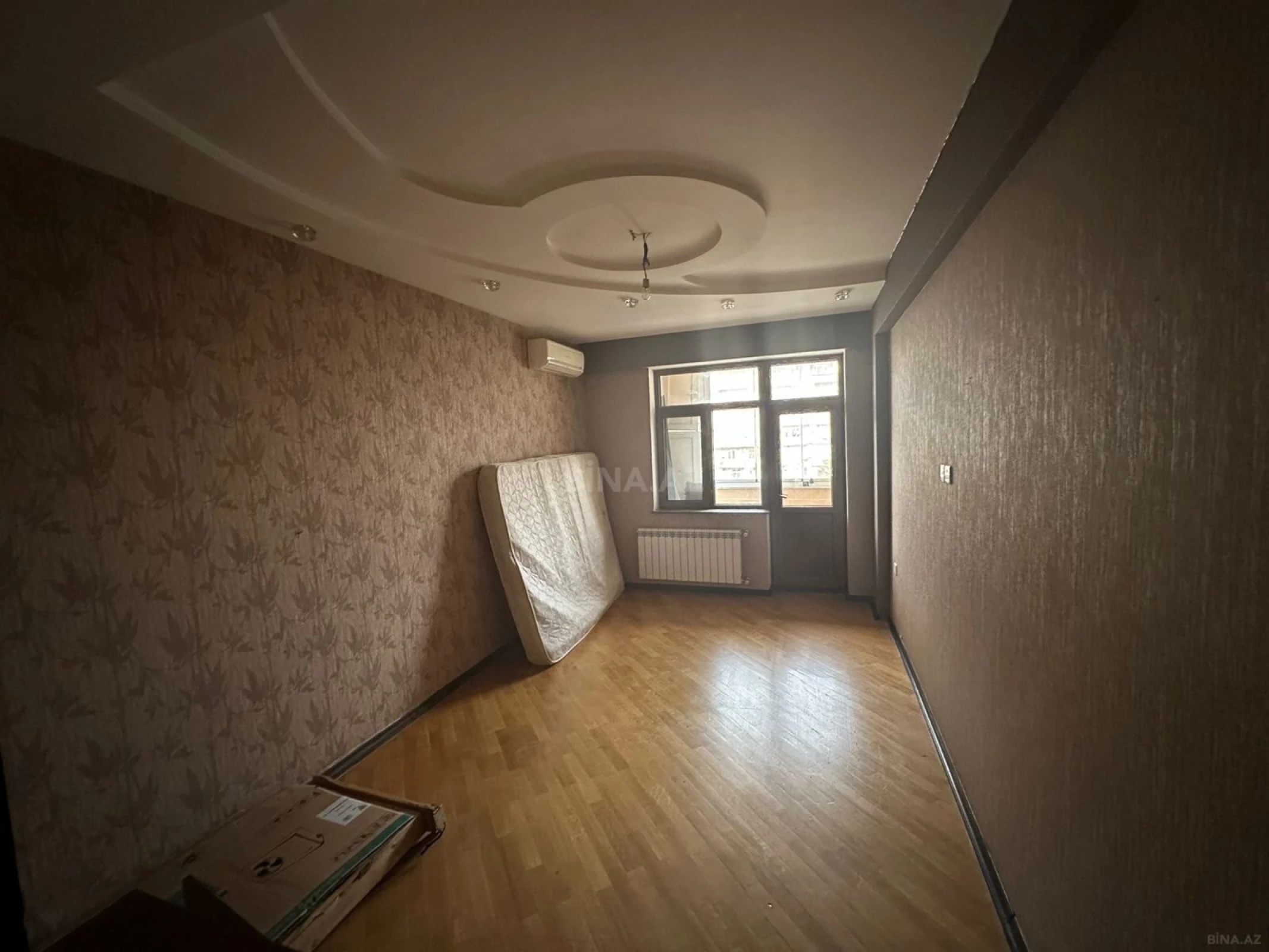 Kirayə verilir 4 otaqlı mənzil 140 m²