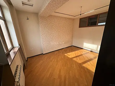 Kirayə verilir 4 otaqlı mənzil 140 m²