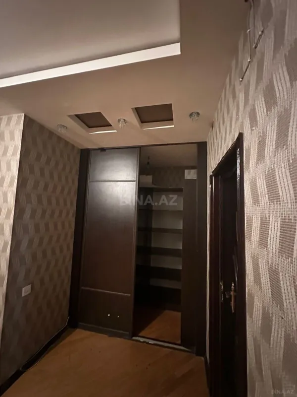 Kirayə verilir 4 otaqlı mənzil 140 m²
