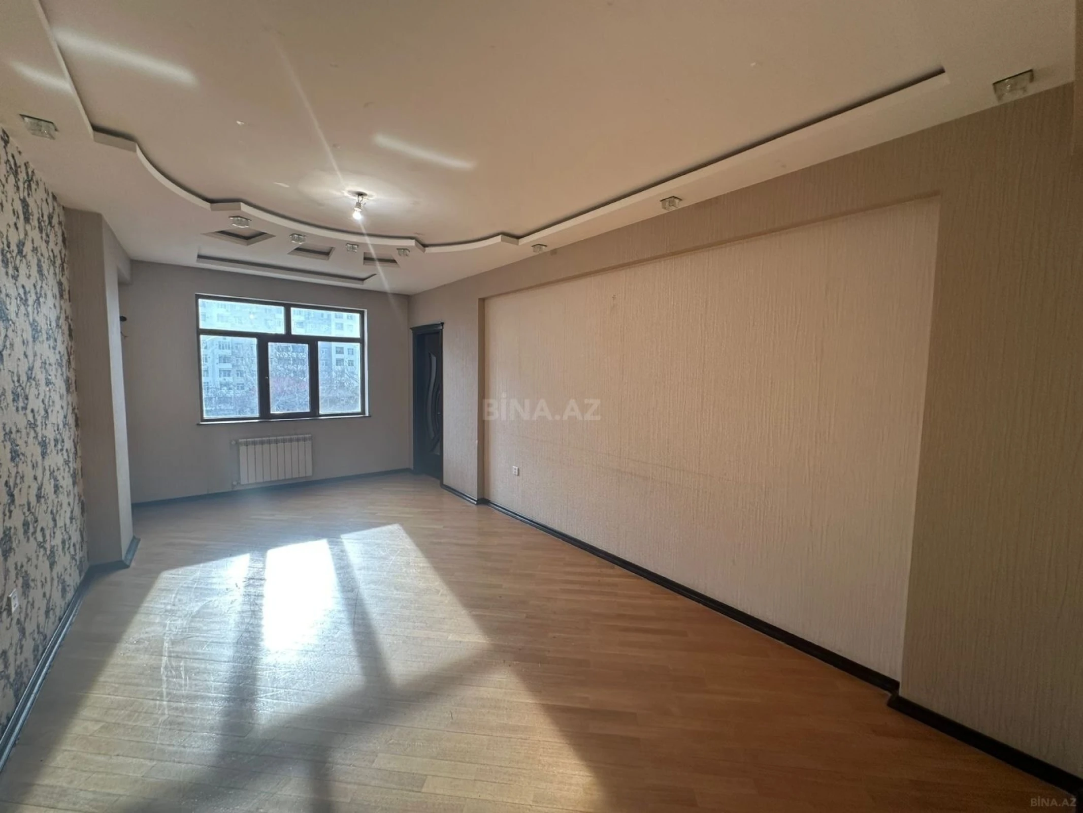 Kirayə verilir 4 otaqlı mənzil 140 m²