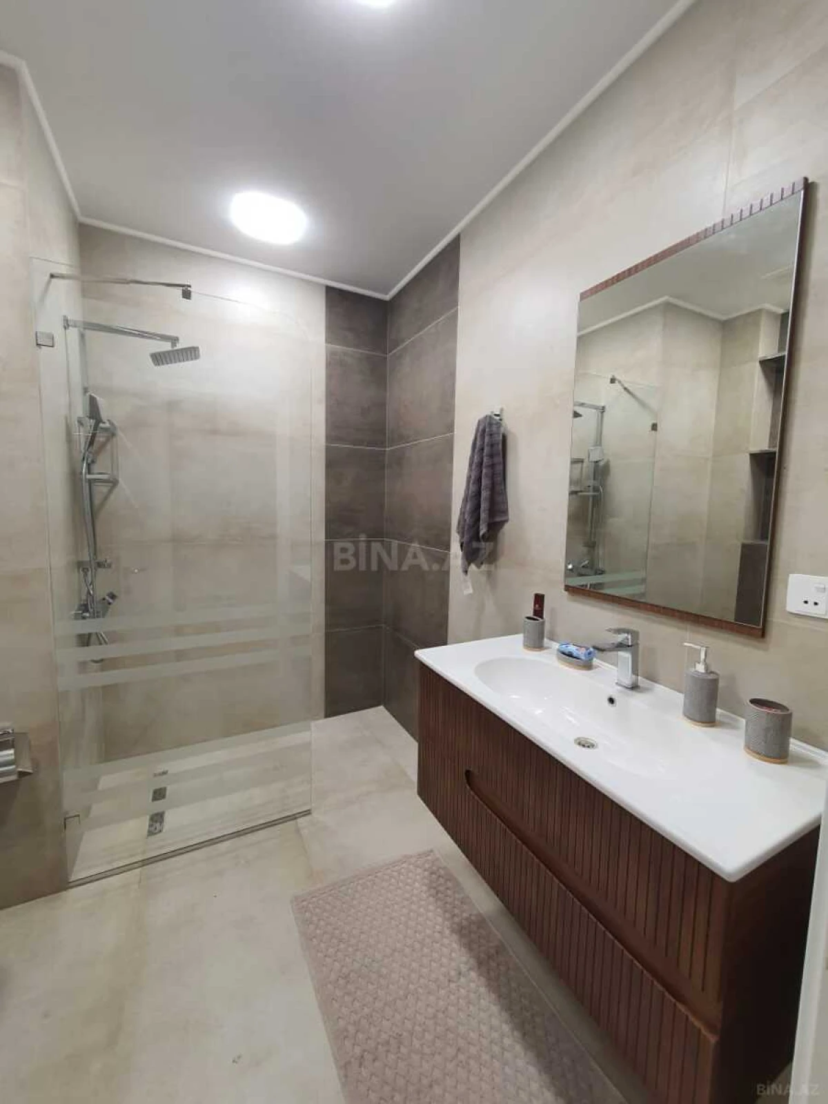 Kirayə verilir 3 otaqlı mənzil 130 m²