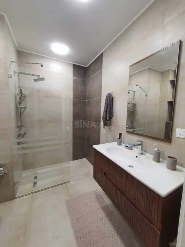 Kirayə verilir 3 otaqlı mənzil 130 m²