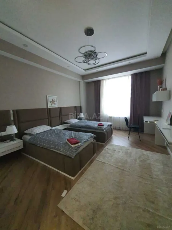 Kirayə verilir 3 otaqlı mənzil 130 m²