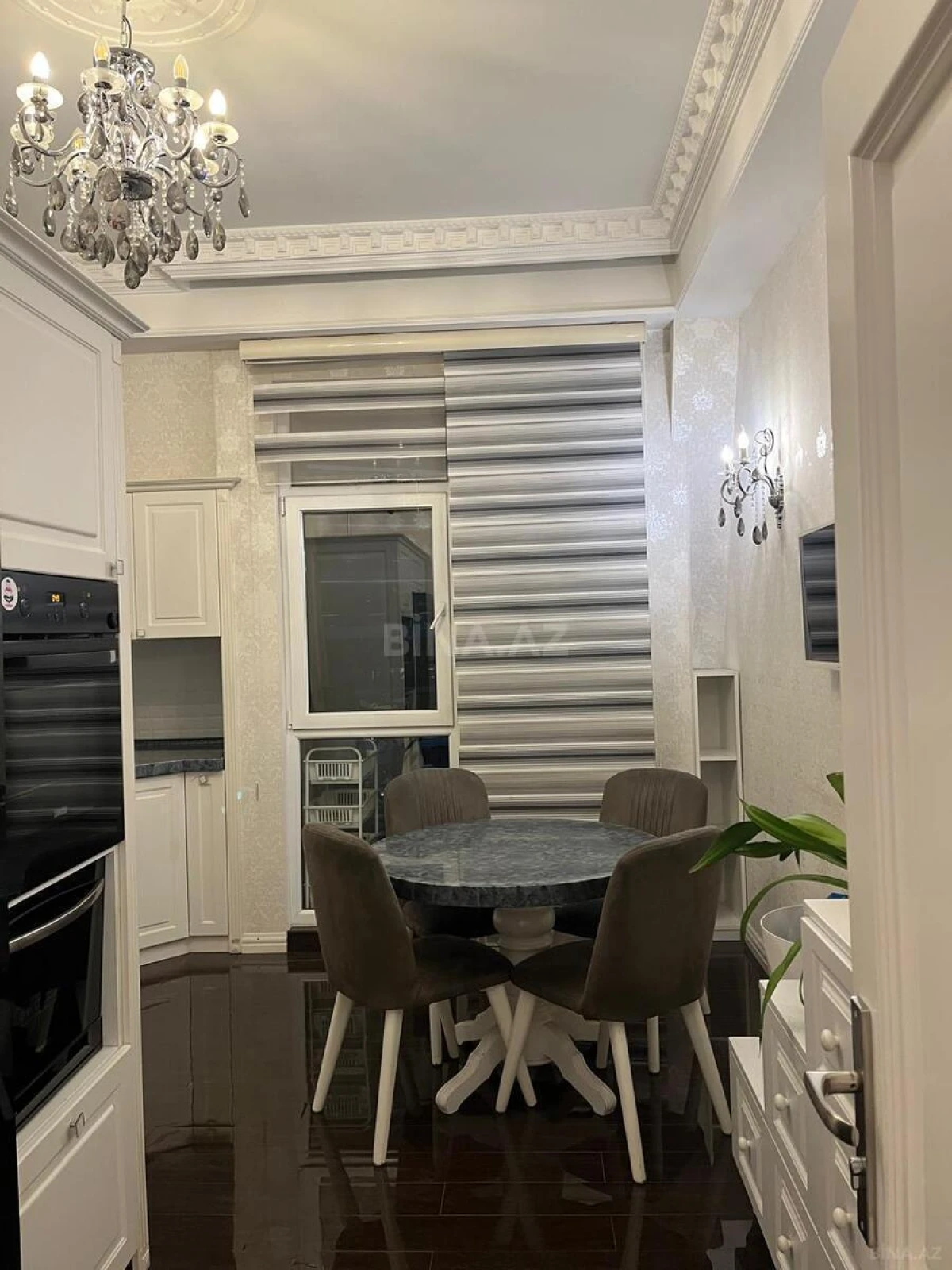 Kirayə verilir 3 otaqlı mənzil 120 m²