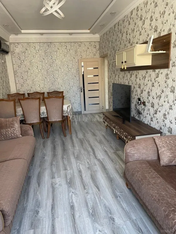 Satılır 2 otaqlı mənzil 80 m²