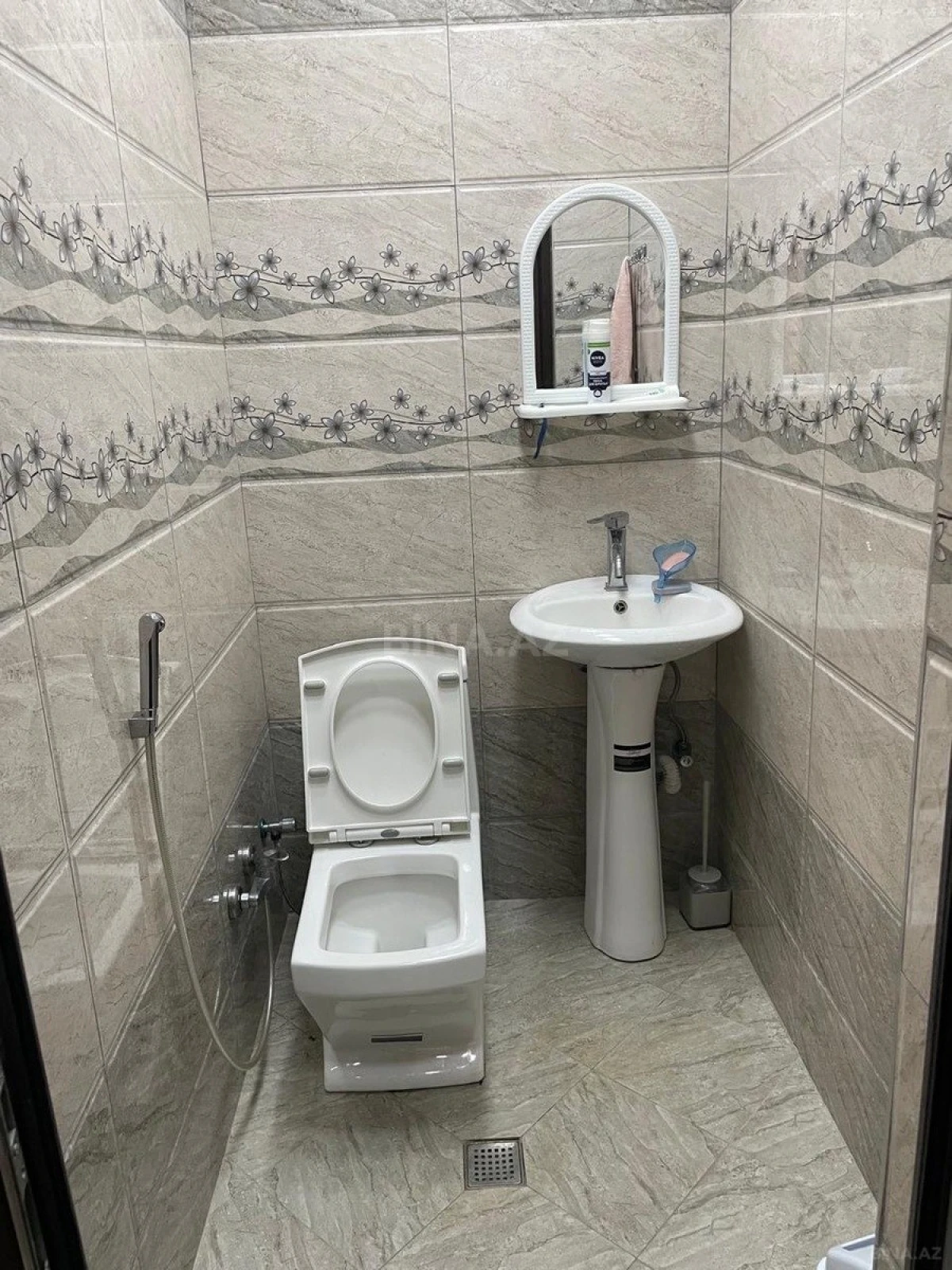 Satılır 2 otaqlı mənzil 80 m²