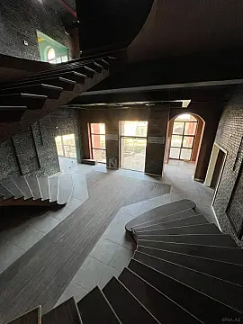 Satılır 10 otaqlı həyət evi 898.8 m²