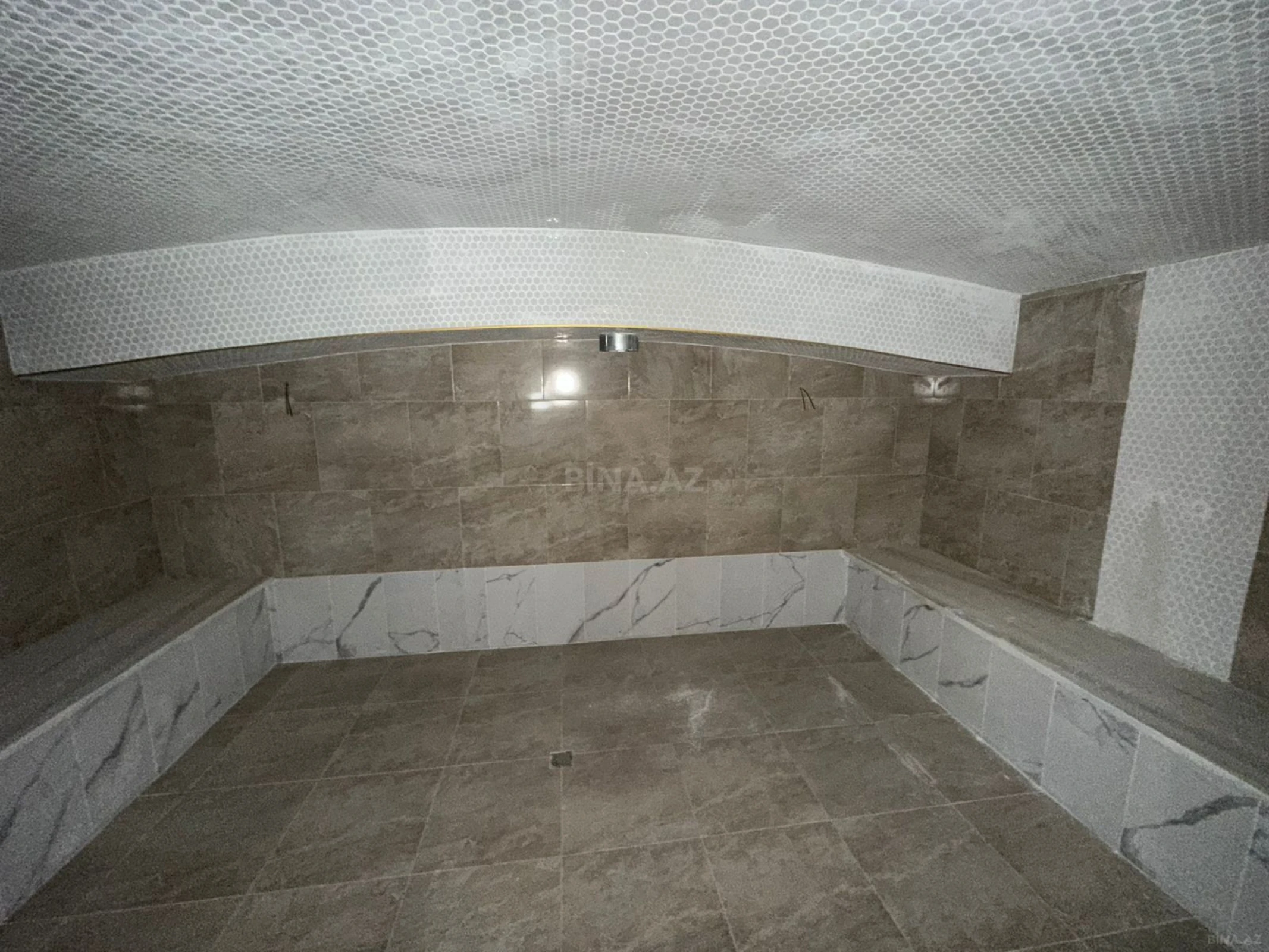 Satılır 10 otaqlı həyət evi 898.8 m²
