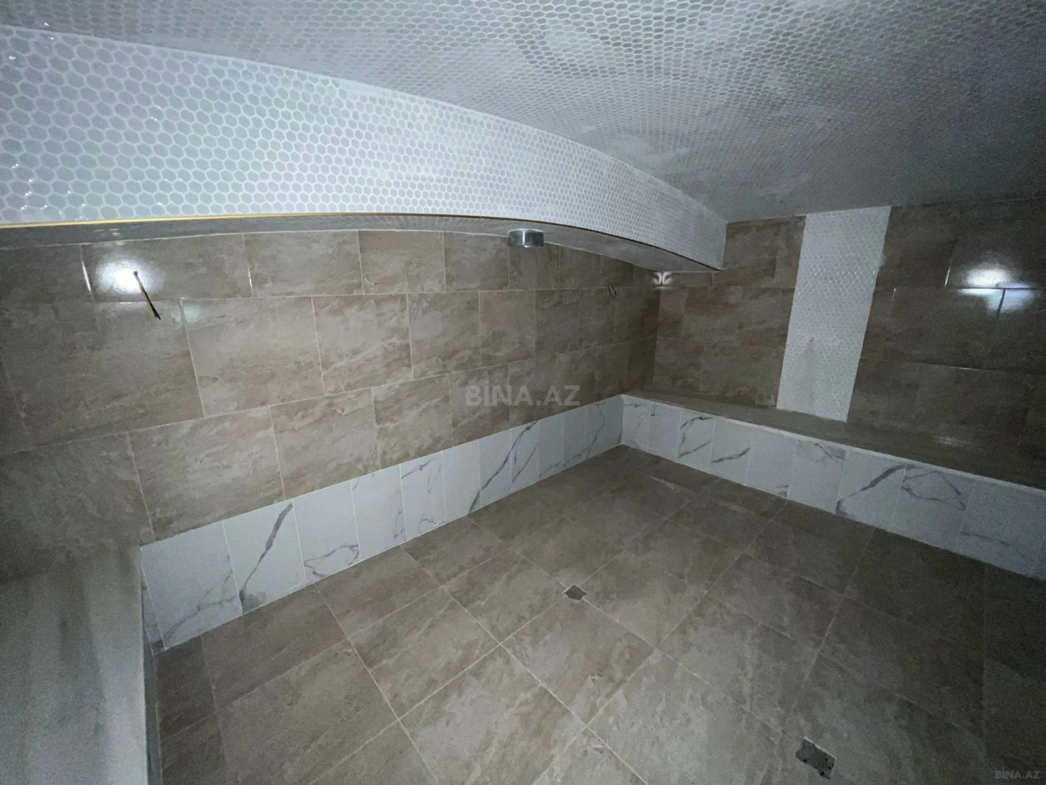 Satılır 10 otaqlı həyət evi 898.8 m²