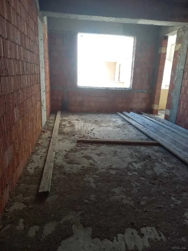 Satılır 3 otaqlı mənzil 135 m²
