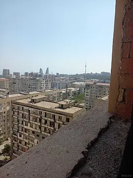 Satılır 3 otaqlı mənzil 135 m²