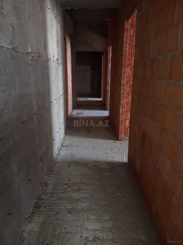 Satılır 3 otaqlı mənzil 135 m²