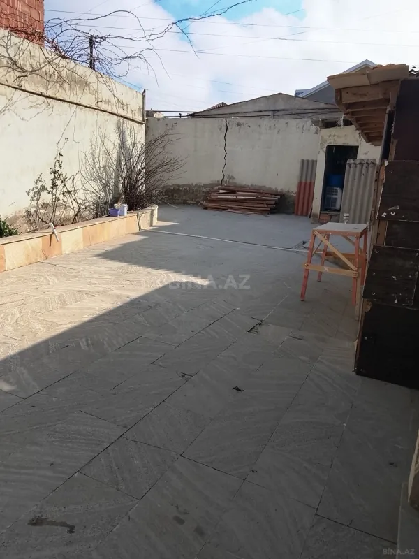 Satılır 9 otaqlı həyət evi 260 m²