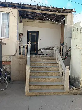 Satılır 9 otaqlı həyət evi 260 m²