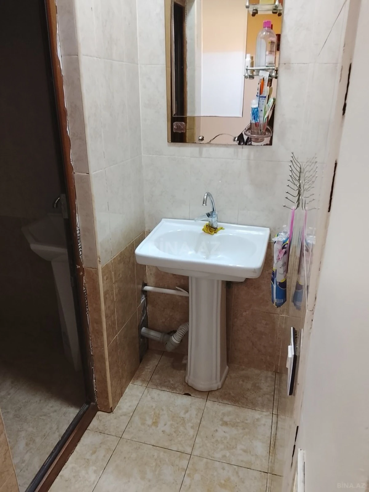 Satılır 9 otaqlı həyət evi 260 m²