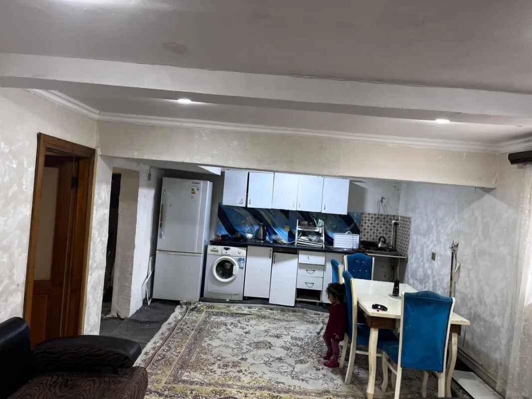 Satılır 9 otaqlı həyət evi 260 m²