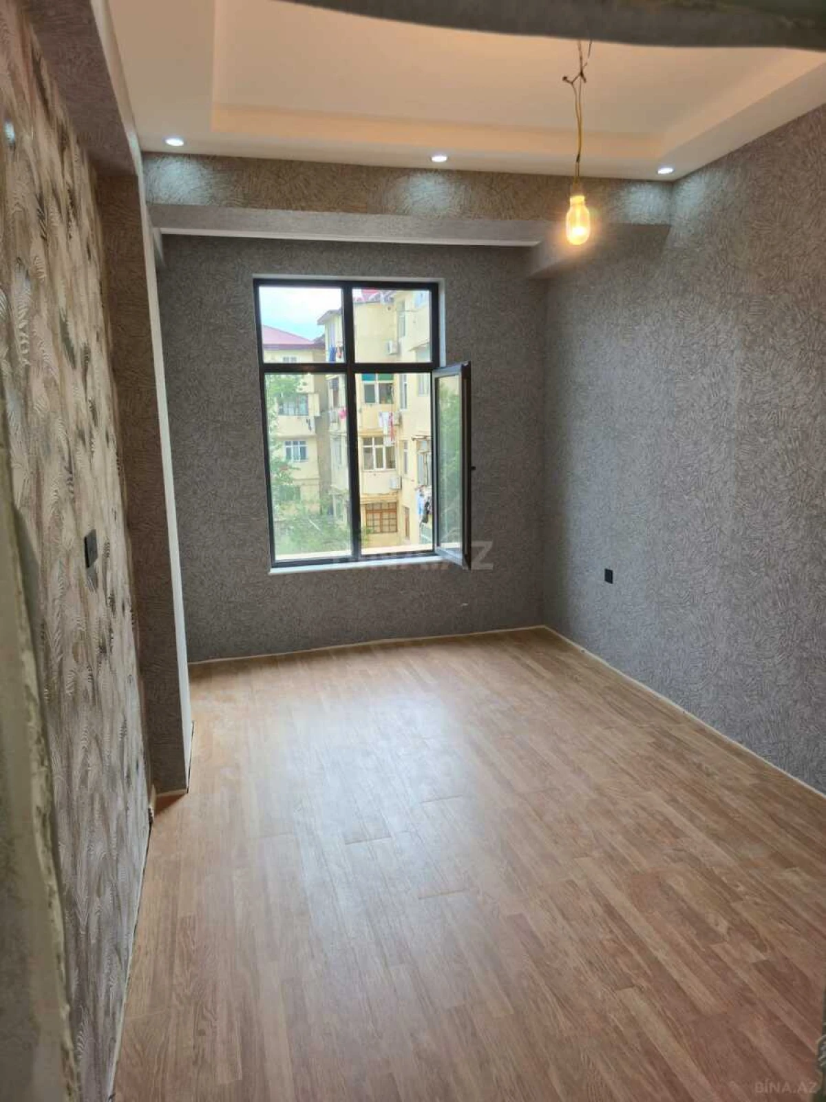 Satılır 3 otaqlı mənzil 91 m²