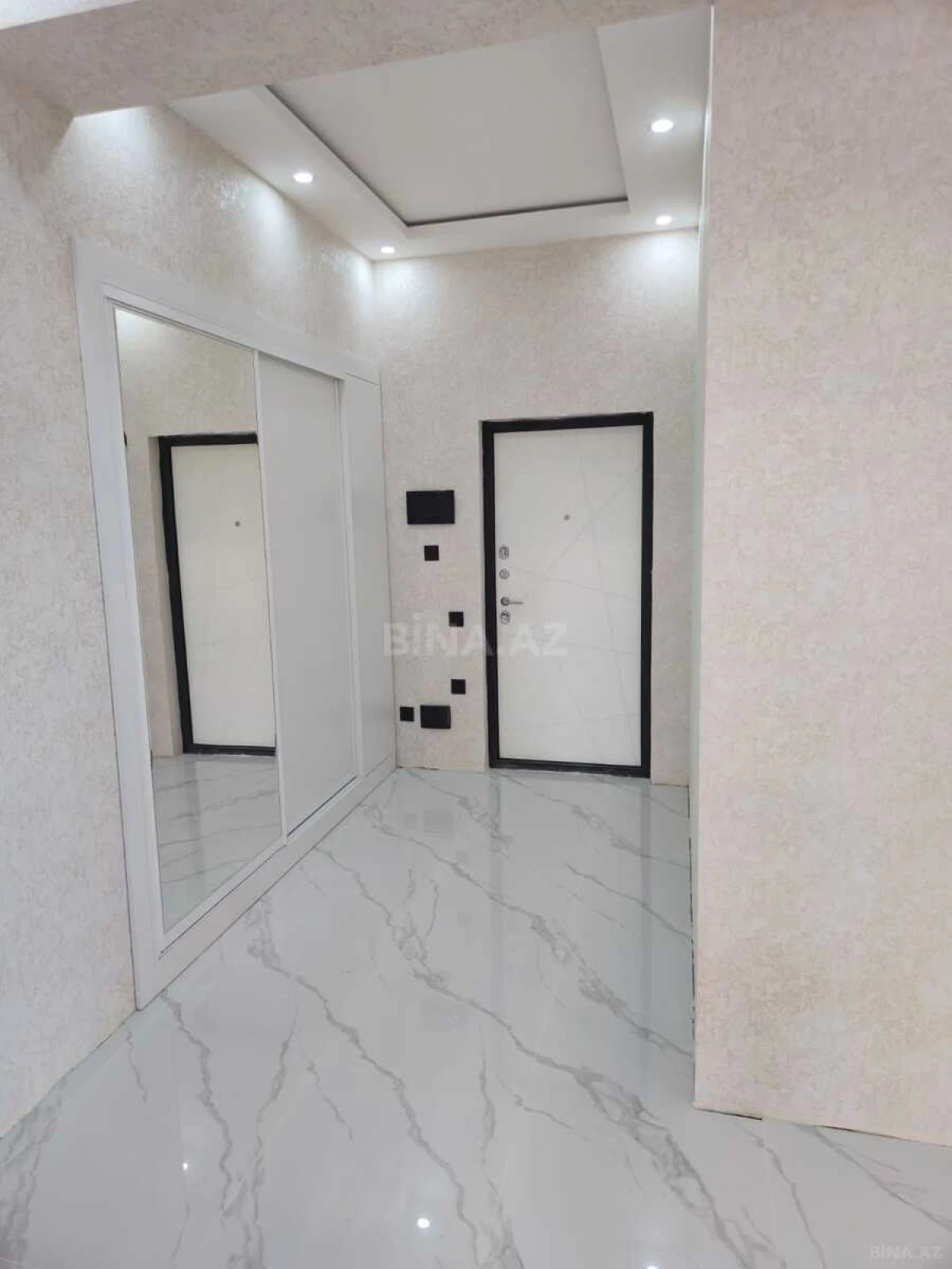 Satılır 3 otaqlı mənzil 91 m²
