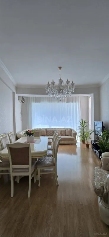 Satılır 2 otaqlı mənzil 88 m²