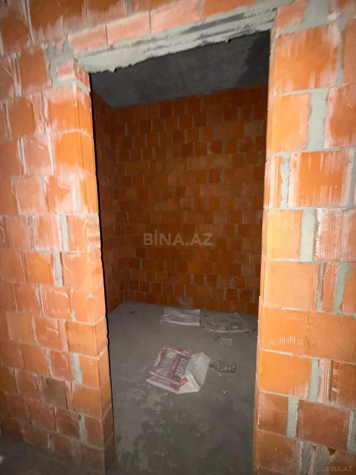 Satılır 3 otaqlı mənzil 160 m²