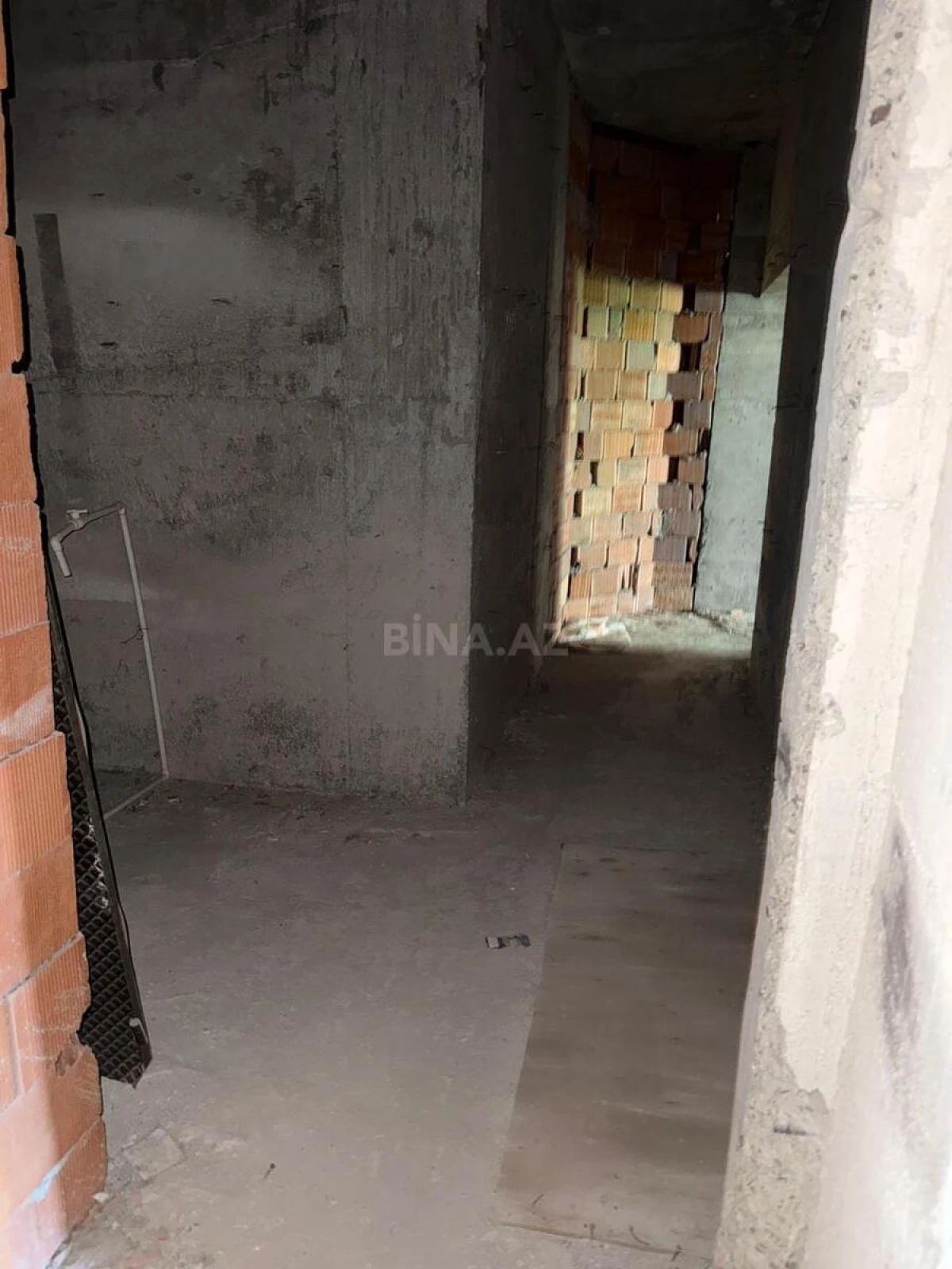 Satılır 3 otaqlı mənzil 160 m²