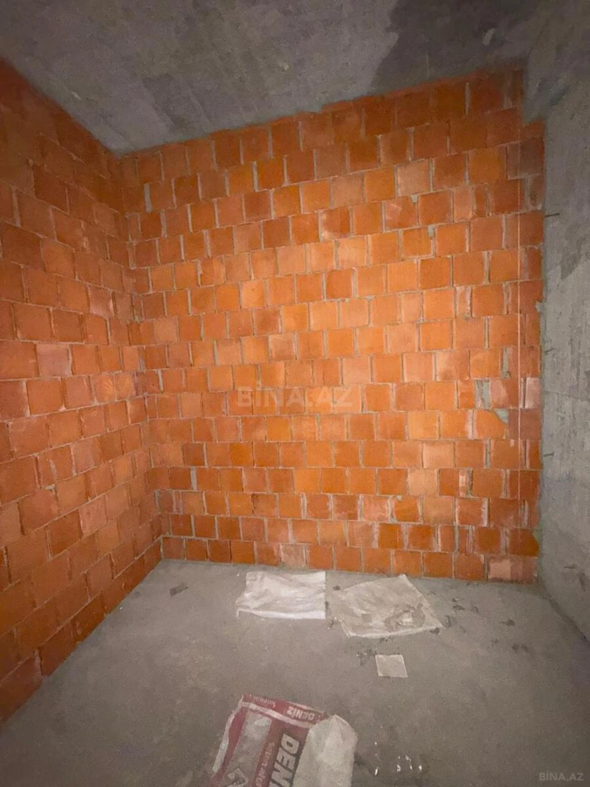 Satılır 3 otaqlı mənzil 160 m²