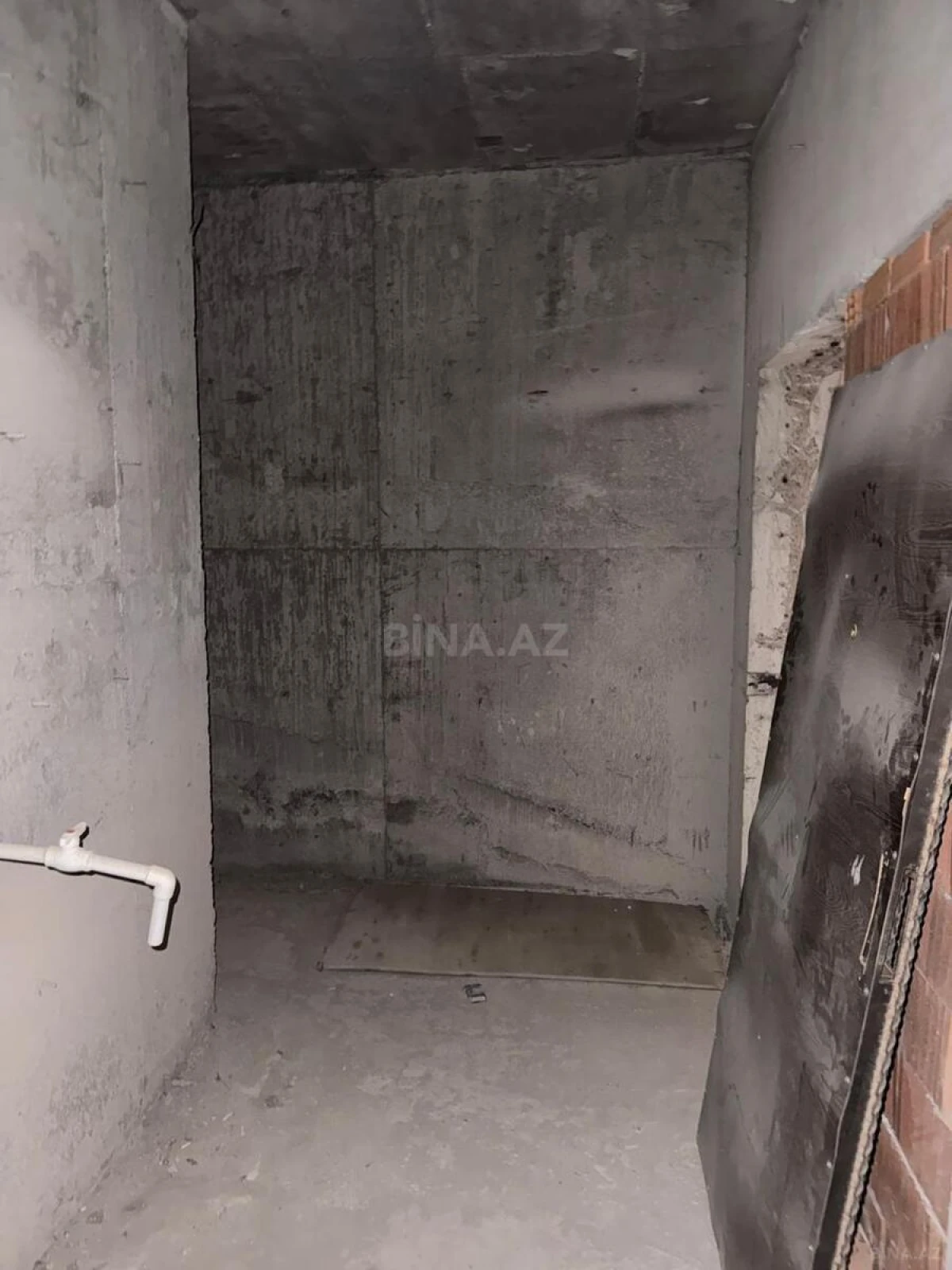 Satılır 3 otaqlı mənzil 160 m²