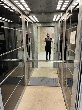 Satılır 2 otaqlı mənzil 76 m²