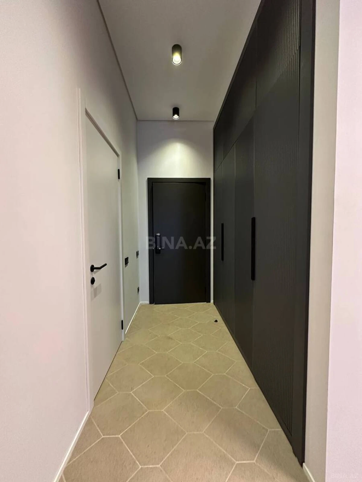 Satılır 2 otaqlı mənzil 63 m²