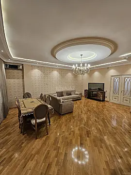 Satılır 3 otaqlı mənzil 137 m²