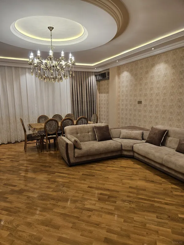 Satılır 3 otaqlı mənzil 137 m²