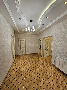 Satılır 3 otaqlı mənzil 137 m²