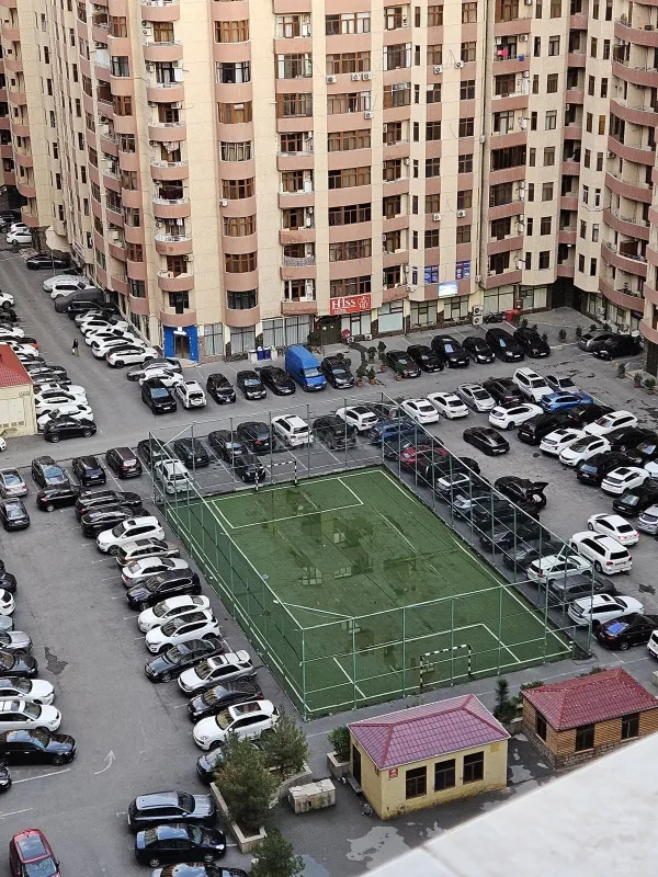 Satılır 3 otaqlı mənzil 137 m²