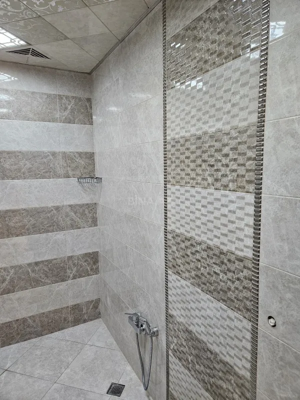 Satılır 3 otaqlı mənzil 137 m²