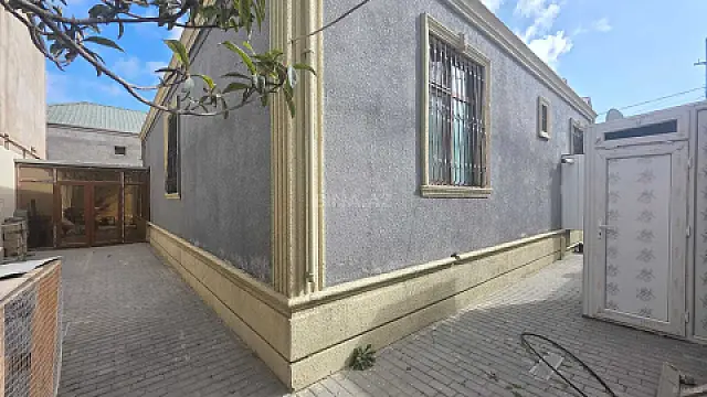 Satılır 4 otaqlı həyət evi 130 m²