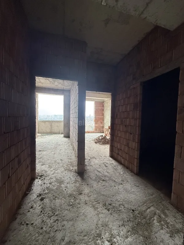 Satılır 1 otaqlı mənzil 53.4 m²