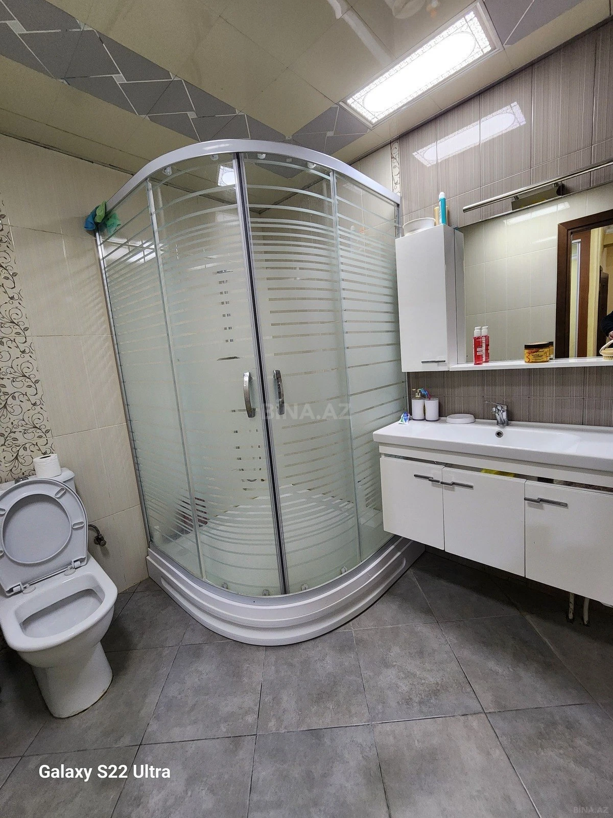 Satılır 3 otaqlı mənzil 142 m²